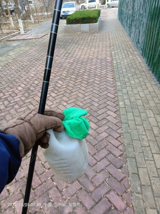 Winter Fishing: Pre-Bait Early, Catch Big Crucian Carp Right at First Cast