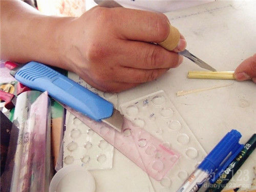 Senior Angler’s DIY Fishing Float: Step-by-Step Guide to Making Your Own Fishing Bobber