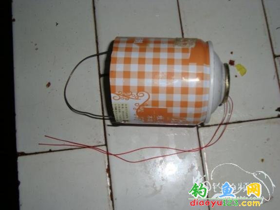Using bottom feeder with sinker and fishing line